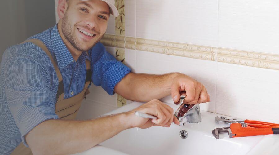 Professional clogged drains services in Evansdale, IA